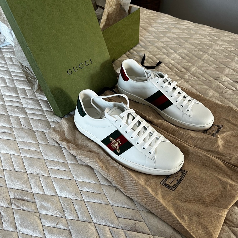 Gucci White Sneakers with Red and Green Stripes - Picture 3 of 6